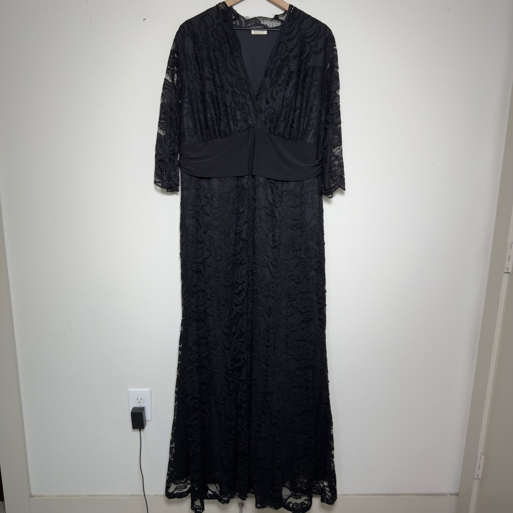 NEW Kiyonna Women Dress 3X Black Floral Lace V-Neck Maxi 3/4 Sleeve Evening Gown